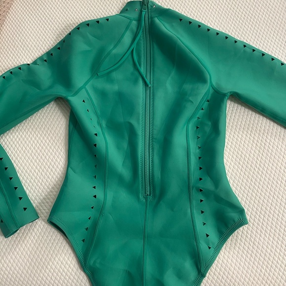 GIGI C Vibrant Green Cutout Swim Bodysuit - Picture 3 of 12